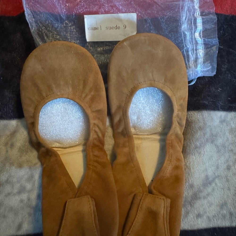 Camel Suede Storehouse Flats Ballet Flats- NWT size 9